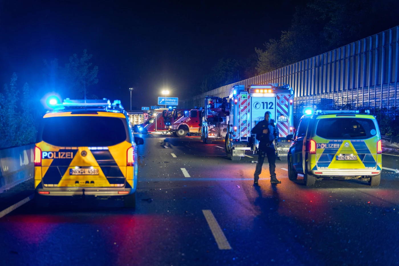 Schrecklicher-Fund-nachts-auf-Autobahn-Wie-in-einem-Horrorfilm-