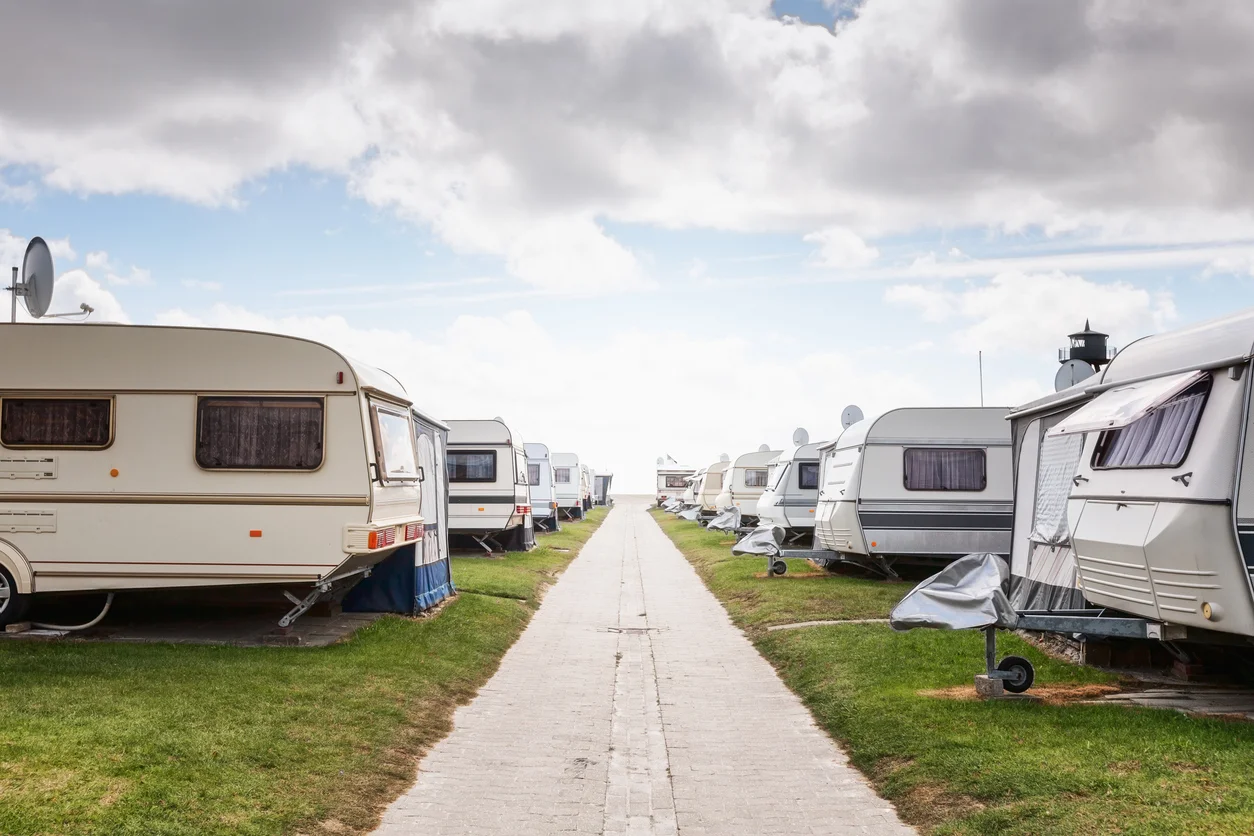 Mindestalter-Erster-Campingplatz-verbannt-Familien-Kein-Zutritt-