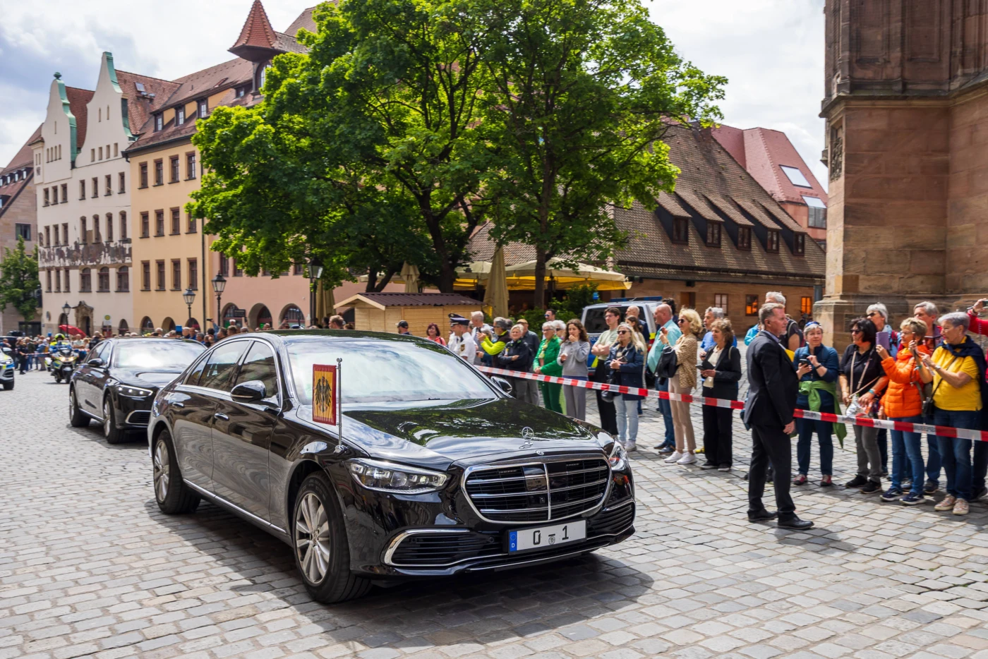 Irrsinnig-Politiker-m-chte-nicht-auf-Elektroauto-umsteigen