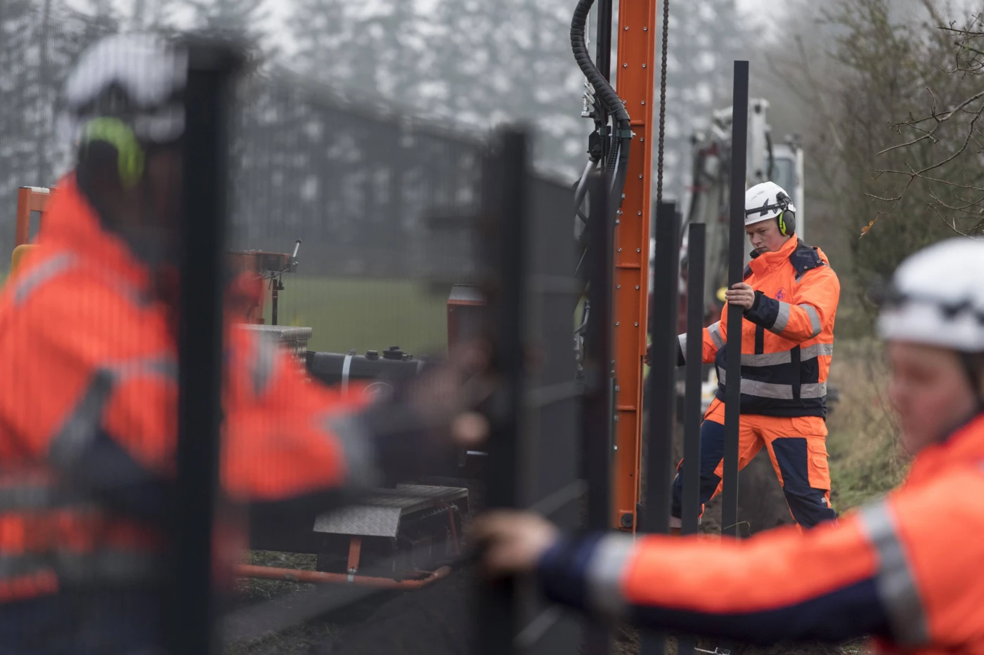 Seuche-grassiert-Kilometerlange-Z-une-riegeln-Sperrzonen-ab