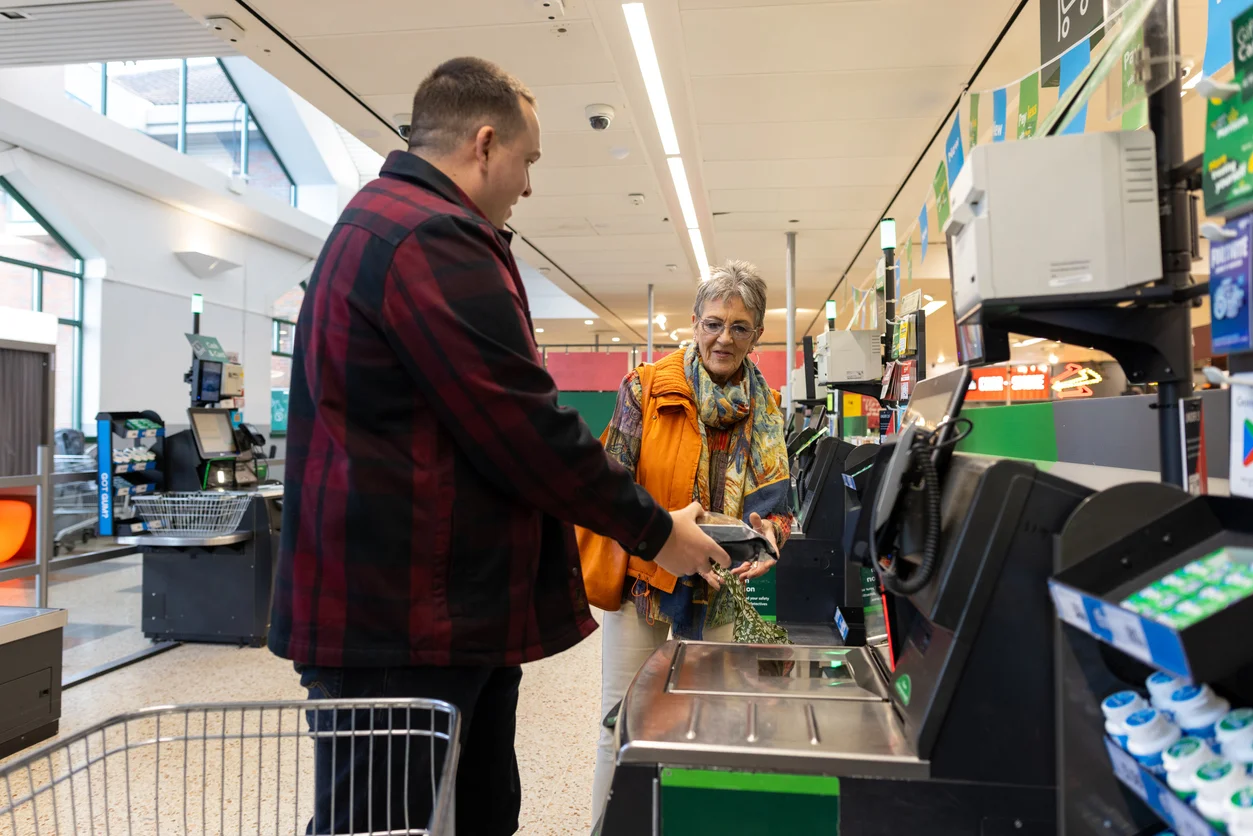 Kunden-stinksauer-Immer-mehr-Discounter-setzen-auf-SB-Kassen