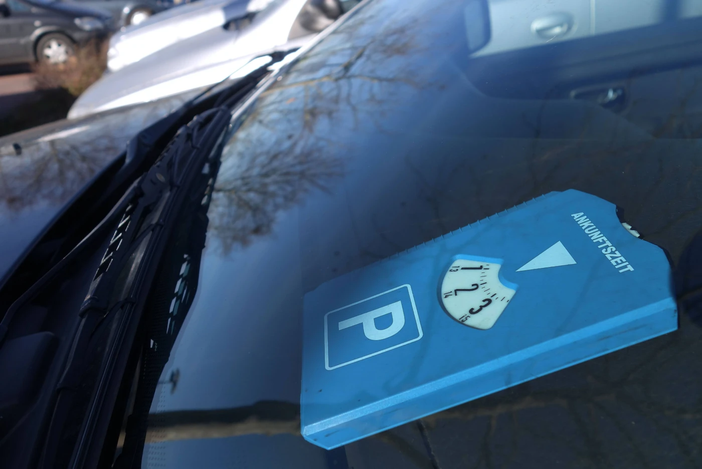 700-Euro-Nachbarland-versch-rft-Strafen-wegen-Parkscheiben